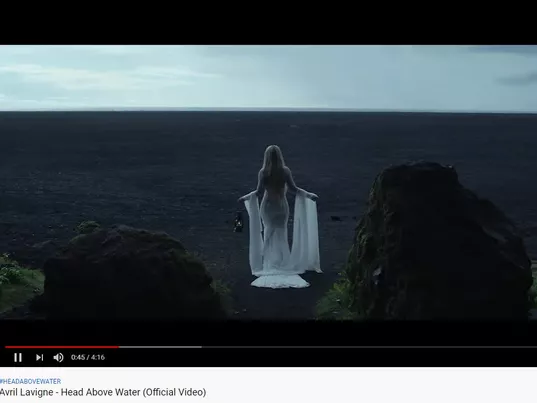 YouTube: Avril Lavigne - Head Above Water